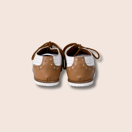 The "Tan-Tastic" Trekker